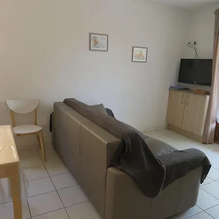 Petit Coin De Paradis Dans Avec Piscine Holiday home Vias