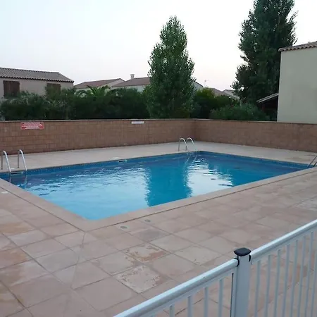 Petit Coin De Paradis Dans Avec Piscine