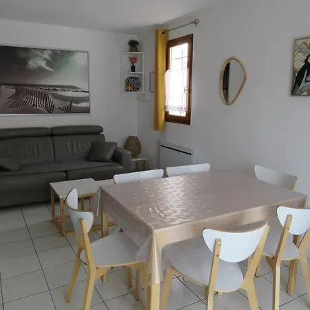 Petit Coin De Paradis Dans Avec Piscine Holiday home Vias