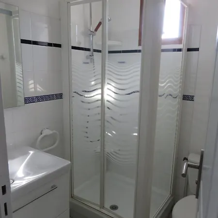 Petit Coin De Paradis Dans Avec Piscine * Vias