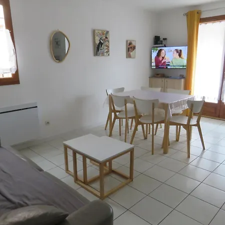 Petit Coin De Paradis Dans Avec Piscine