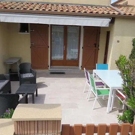 Petit Coin De Paradis Dans Avec Piscine * Vias