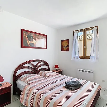 Nyaraló Petit Coin De Paradis Dans Avec Piscine *