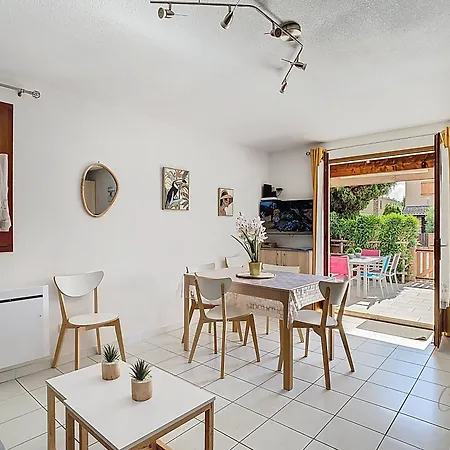Petit Coin De Paradis Dans Avec Piscine